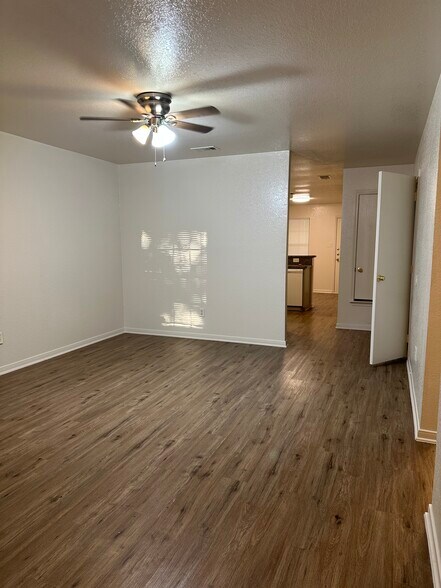 Building Photo - 304 N Ann Blvd