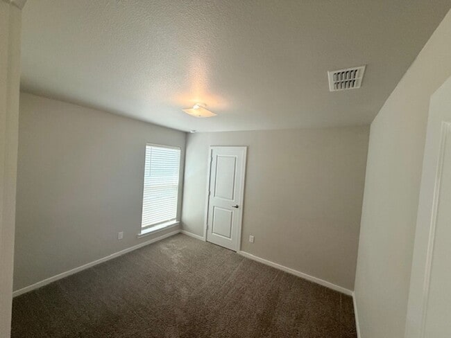 Building Photo - Welcome Home to Americana Charm in Upland Heights!