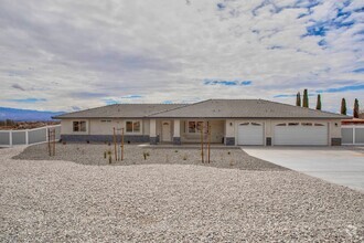 Building Photo - Awesome New Home