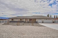 Building Photo - Awesome New Home