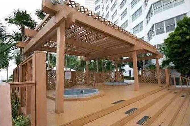 Building Photo - 999 Brickell Bay Dr