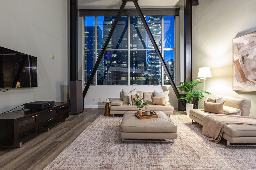 Building Photo - 346 1st St