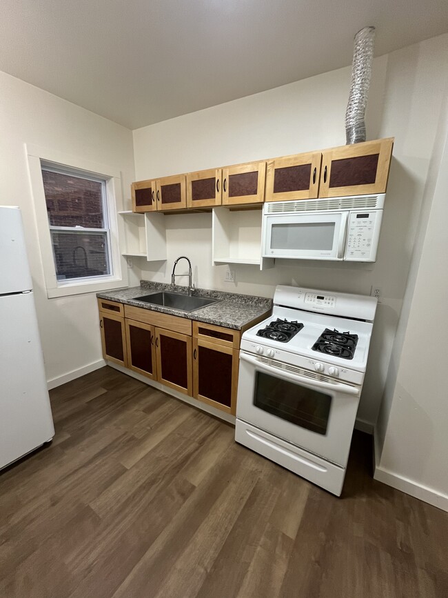 Building Photo - 4566 Seebaldt St