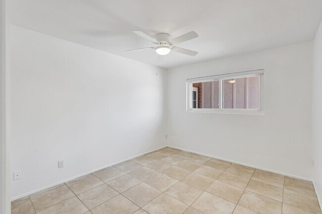 Building Photo - Terrific Old Town Scottsdale Rental!