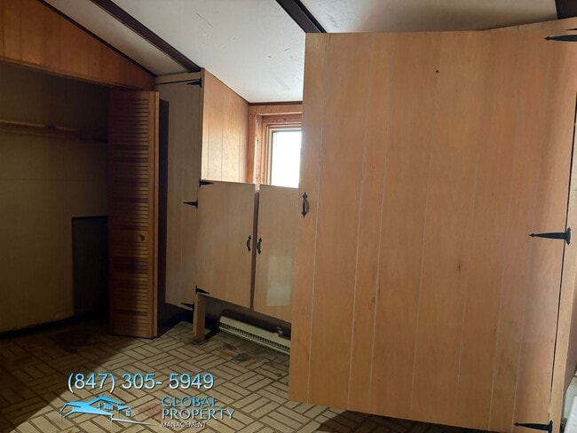 Building Photo - 3 Bedroom Home For Rent