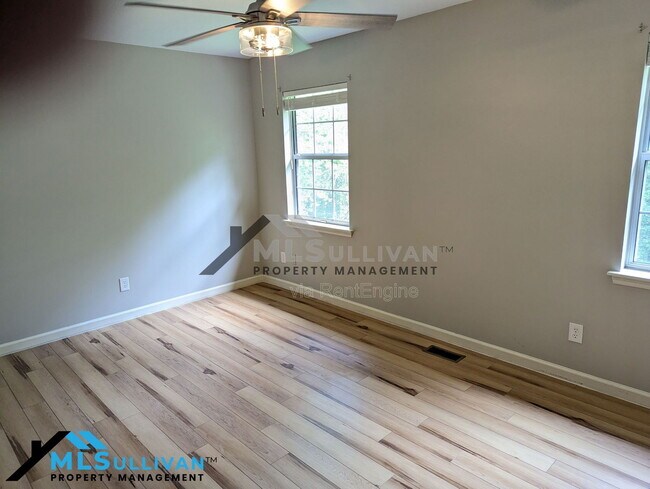 Building Photo - 7 Albert Ct