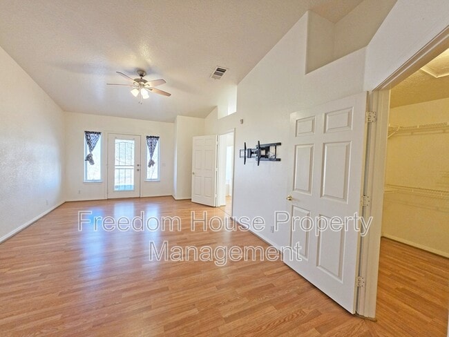 Building Photo - 2250 S Ambush St