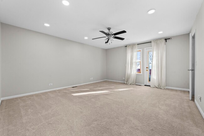 Building Photo - 9 Edgewood Rd