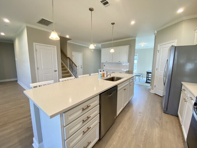 Building Photo - Five Bedroom, Single Family Home in Malind...