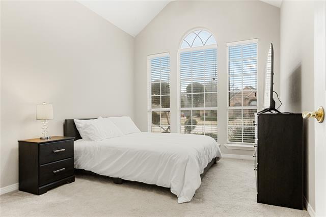 Building Photo - 118 W Greenbriar Ln