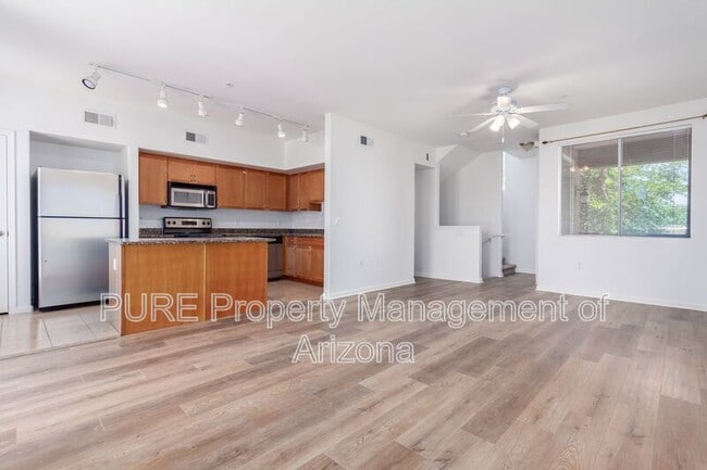 Building Photo - 1920 E Bell Rd