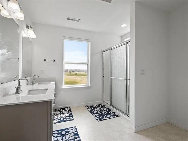 Building Photo - 5898 Urbandale Ct N