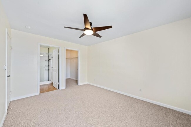 Building Photo - 2 Bedroom 2 Bathroom Upstairs Unit with Up...