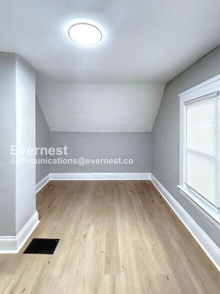 Building Photo - 18709 Arrowhead Ave