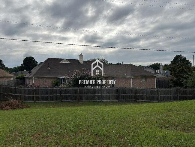 Building Photo - 7699 Ivy Bend Cove