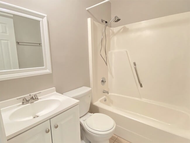 Building Photo - 25 Davidson Ave