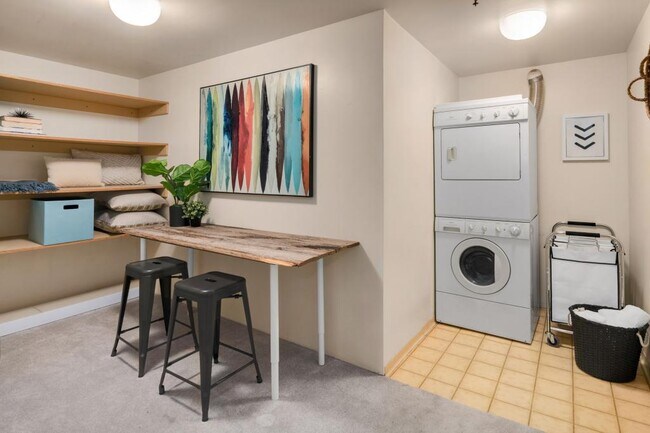 Building Photo - Harbour Heights - 2 bedrooms
