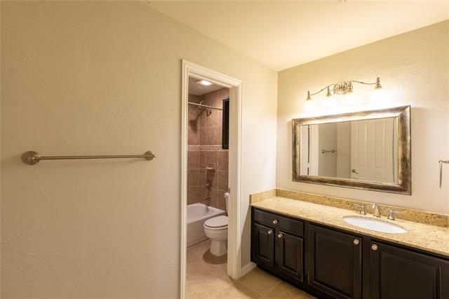 Building Photo - 609 Regency Dr