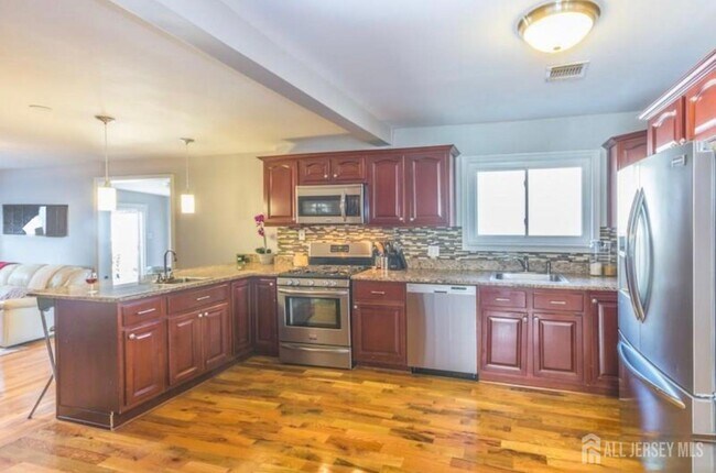 Building Photo - 1912 Montgomery St