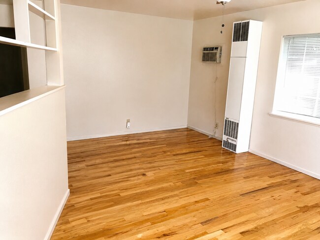 Building Photo - 1101 N Sierra St