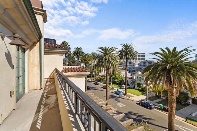 Building Photo - 225 S Hamilton Dr