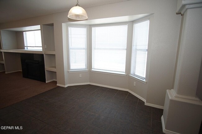 Building Photo - 10002 Cross St