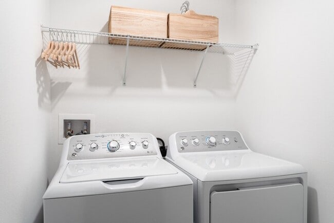 Building Photo - 38256 Fallstone Way