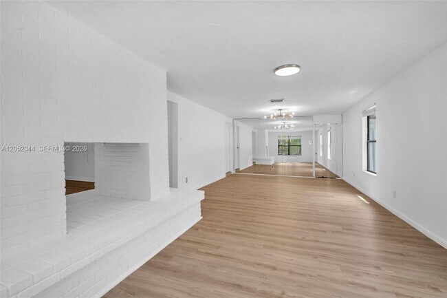 Building Photo - 5096 SW 28th Terrace