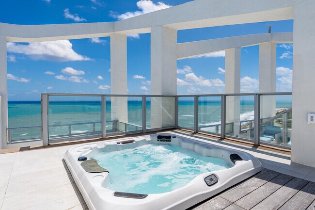 Building Photo - 3100 N Ocean Dr