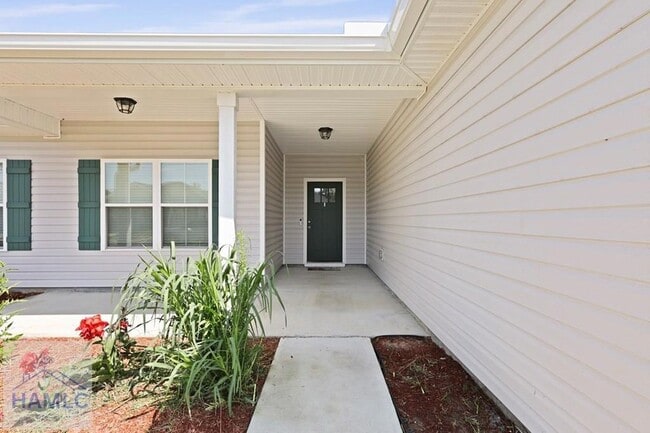 Building Photo - 568 Abode Ave