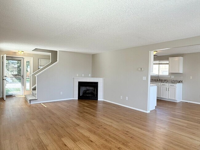 Building Photo - Conveniently Located Home in East Quincy H...