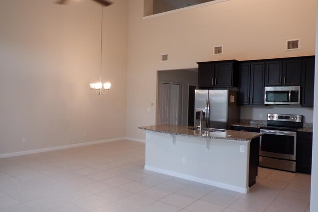 Building Photo - 91 Redondo Dr