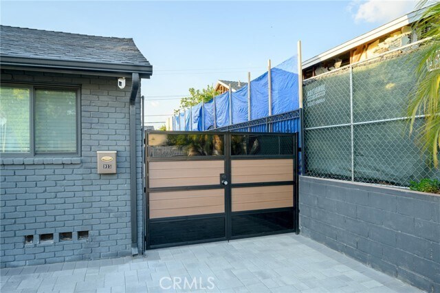 Building Photo - 915 Cornell Dr