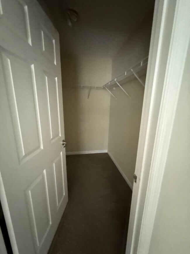 Building Photo - 112 S Chapel Dr