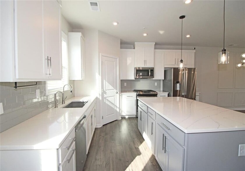 Building Photo - 1675 Coasta Way