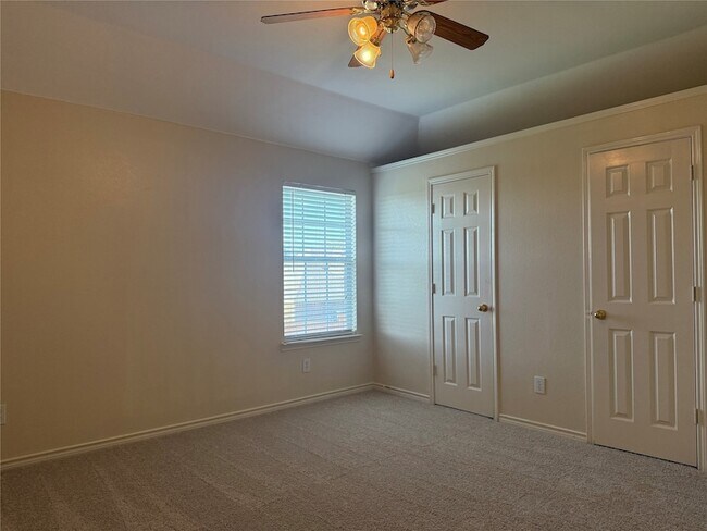 Building Photo - 1438 Kingsley Dr