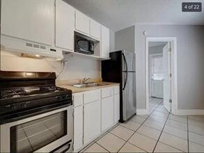 Building Photo - 605 Elmwood Pl