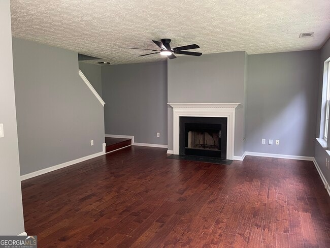 Building Photo - 116 Village Trce