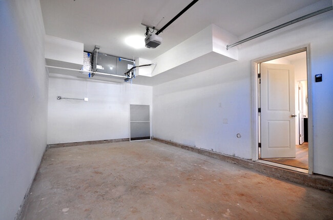 Building Photo - 309 Main St