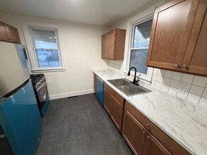 Building Photo - 1620 6th Ave