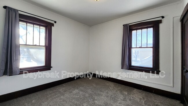 Building Photo - 1316 3rd Ave N