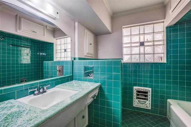 Building Photo - 6930 Kenwood Ave