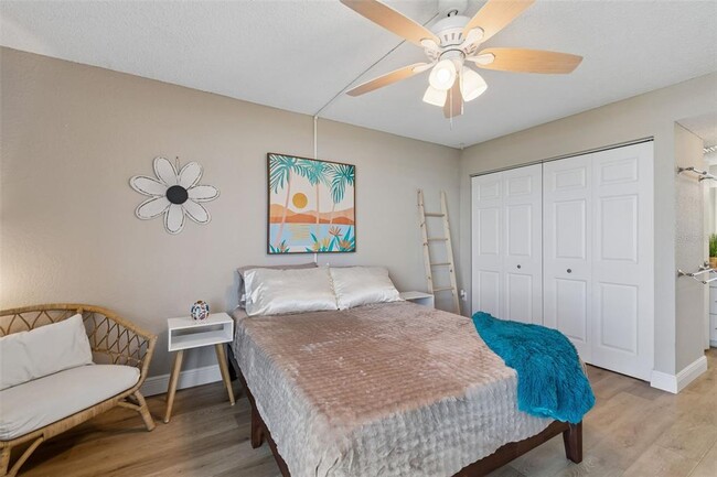 Building Photo - 900 Cove Cay Dr