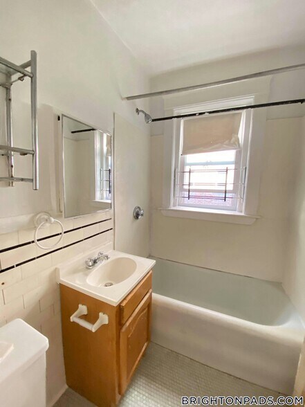 Building Photo - 88 Washington St