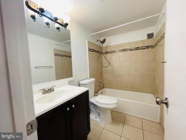 Building Photo - 4360 Ivymount Ct