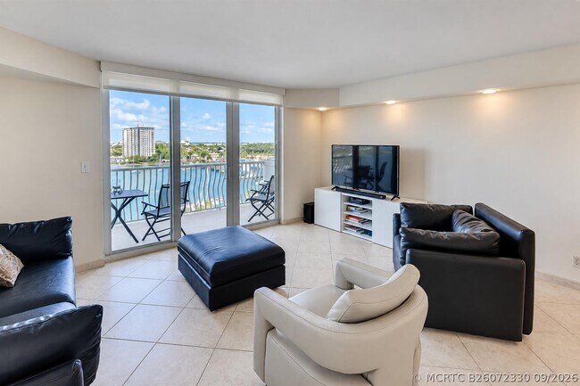 Building Photo - 1 Las Olas Cir