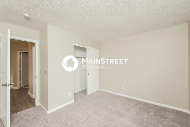 Building Photo - 4 Bedroom Pet-Friendly Home in Aurora, CO with Main Street Renewal