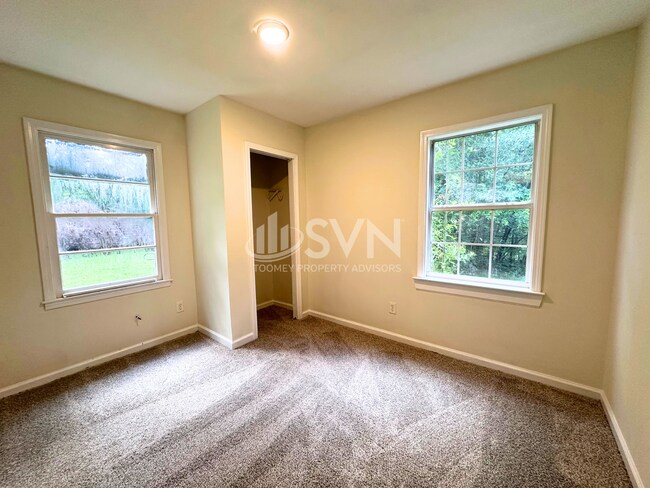 Building Photo - 1616 Gilda Cir
