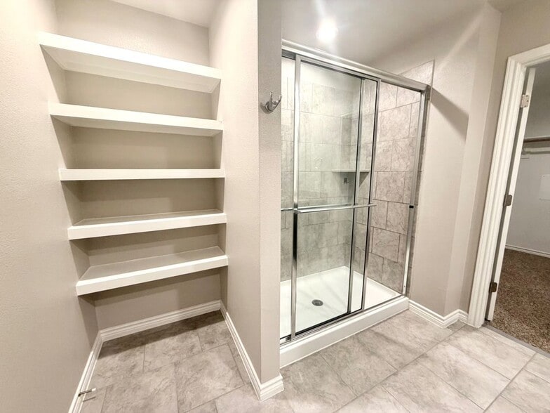 Building Photo - 7742 Lariat Toss Dr