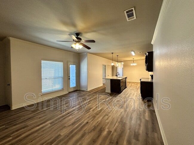 Building Photo - Baylor 501 - 1